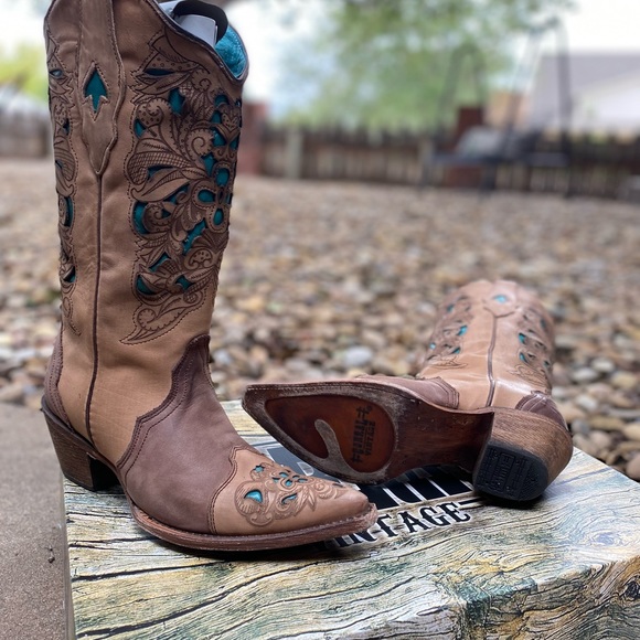 Beautiful Corral tan boots with turquoise inlay. - Picture 4 of 5